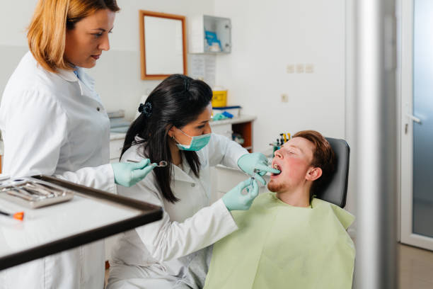 Best Broken or Cracked Tooth Emergency Dentist in Cockrell Hill, TX